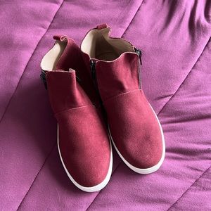 Monkey feet momma Zip up slides